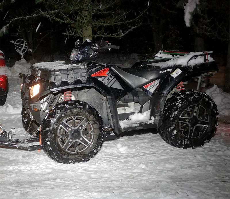 Svart fyrhjuling Polaris Sportsman XP 1000 stulen i Siljansnäs utanför Leksand