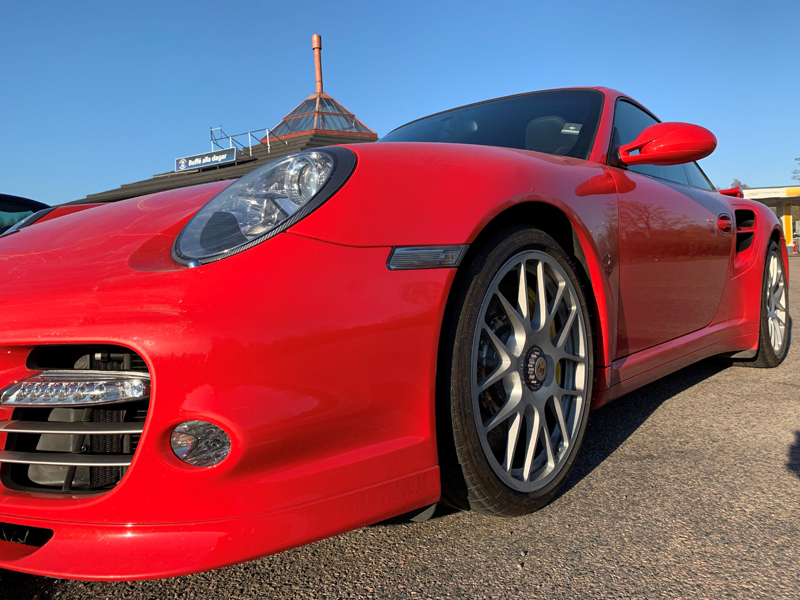 Röd Porsche 997/ 911 Turbo stulen i Nacka strand utanför Stockholm