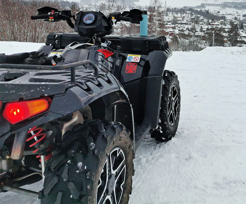 Svart fyrhjuling Polaris Sportsman XP 1000 stulen i Siljansnäs utanför Leksand