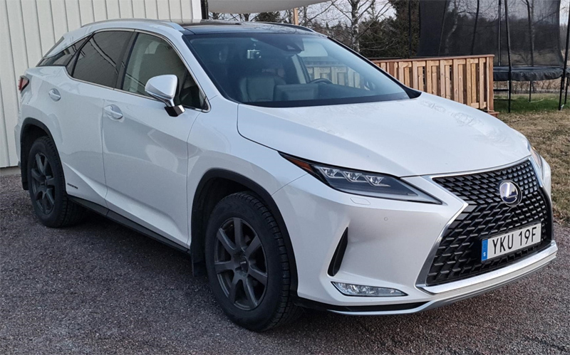 Vit Lexus RX 450H AWD stulen i Vagnhärad nordväst om Trosa