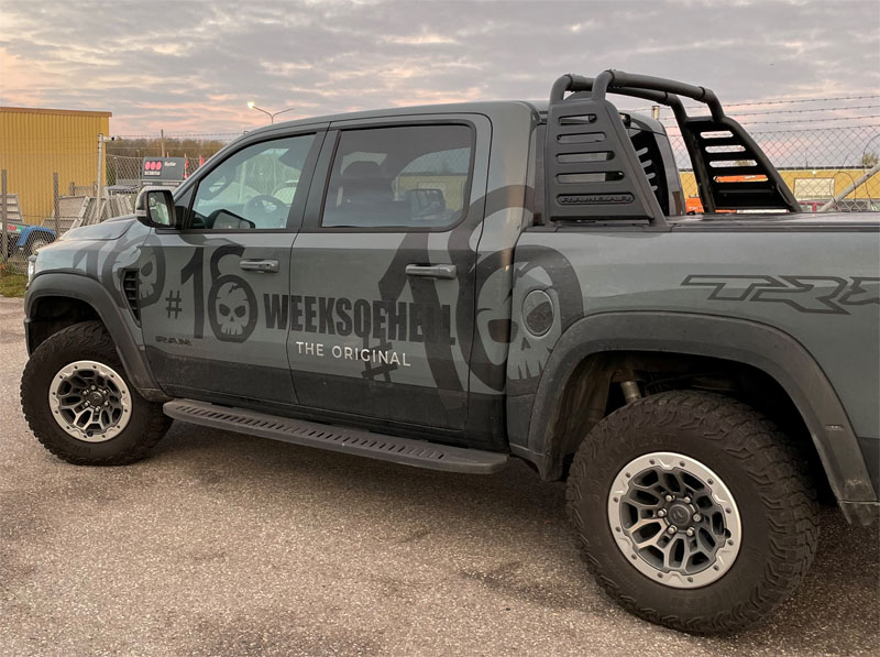 Grå RAM 1500 TRX Crew Cab stulen i Eskilstuna