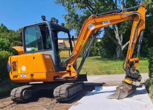 Bandburen grävmaskin Hanix H36 stulen i Tyresö