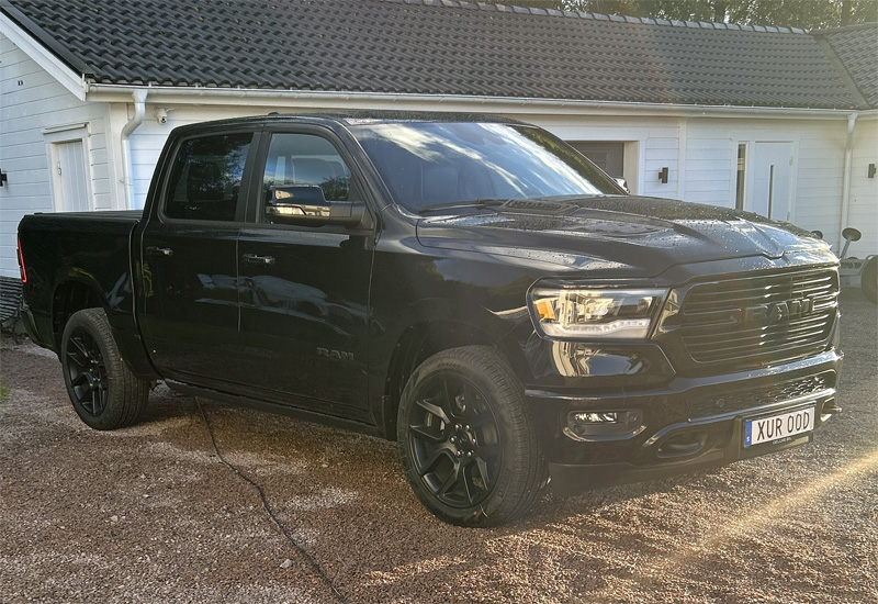 RAM 1500 Crew Cab Laramie Premium Night Edition stulen mellan Växjö och Ingelstad 