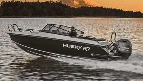 Husky R7 med 200 Hk Yamaha stulen i Trosa