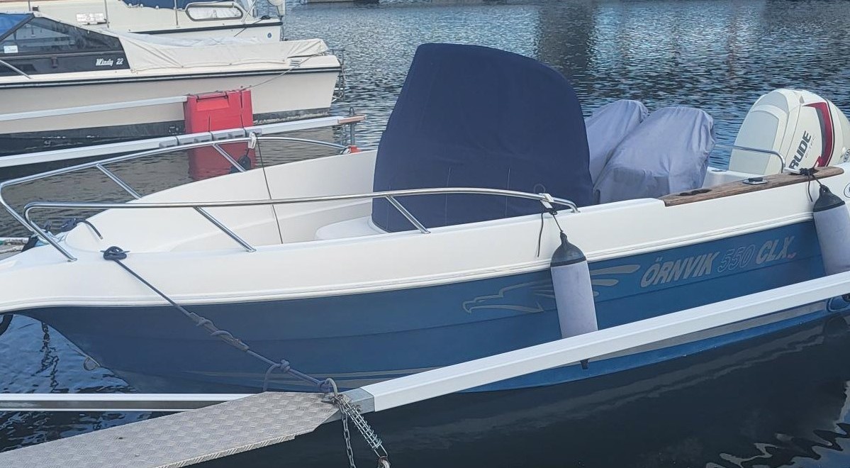 Örnvik 550 CLX med 115 hk Evinrude stulen i Ulvsunda, Stockholm 
