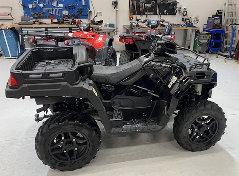 Svart fyrhjuling Polaris Sportsman X2 570 stulen i Sollebrunn