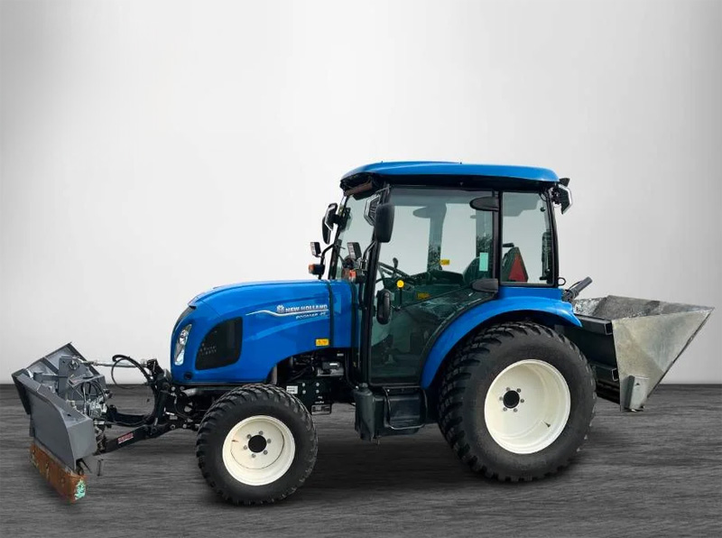 Blå kompakttraktor New Holland Boomer 45 stulen i Skogås söder om Stockholm