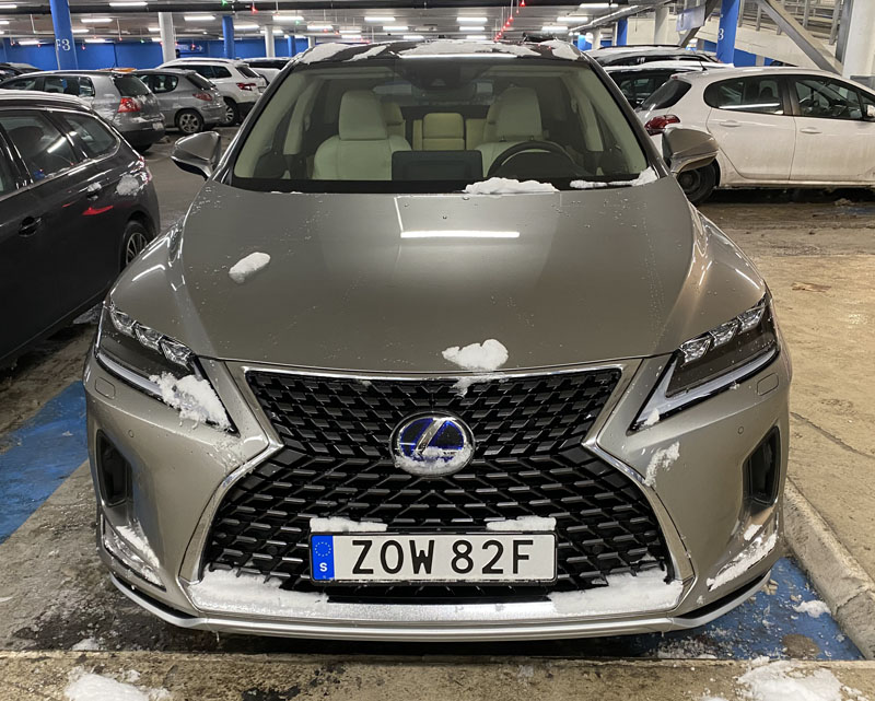 Grå metallic Lexus RX450H AWD stulen i Djursholm