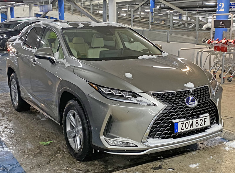 Grå metallic Lexus RX450H AWD stulen i Djursholm