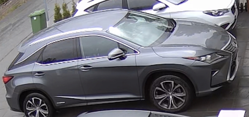 Gråmetallic Lexus RX450H AWD Comfort stulen i Upplands Väsby norr om Stockholm