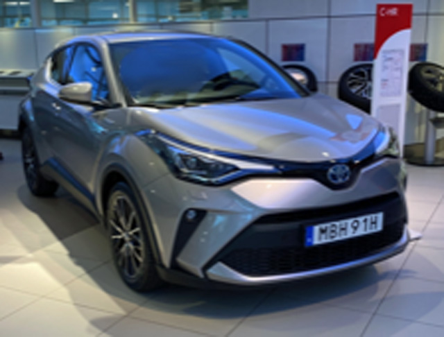 Mörkgrå metallic Toyota C-HR stulen i Sundbyberg nordväst om  Stockholm