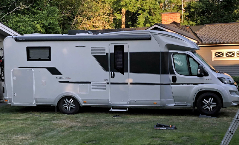 Grå husbil Fiat Adria Matrix Supreme 700 SL stulen i Västerås