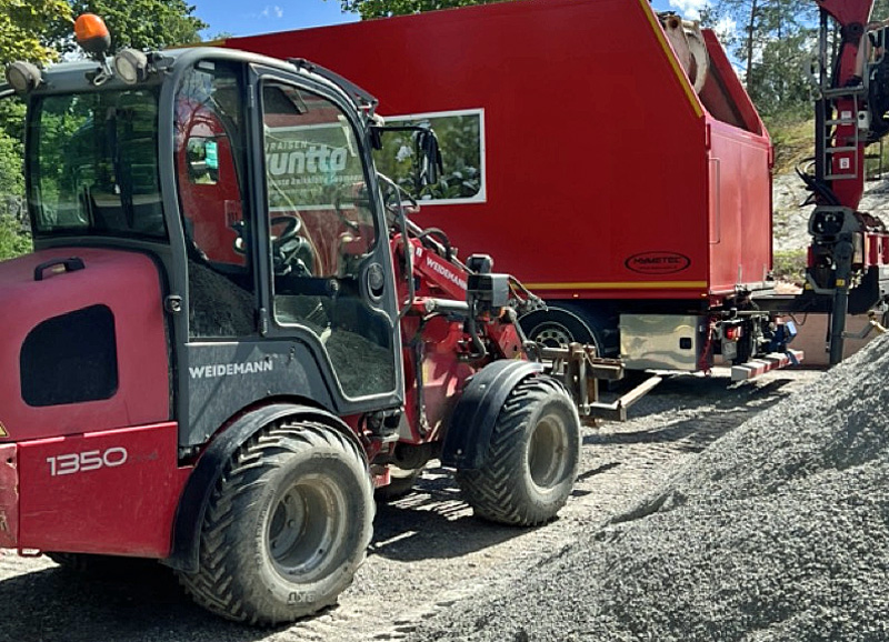 Hjullastare Weidemann 1350 CX stulen i Rönninge söder om Stockholm