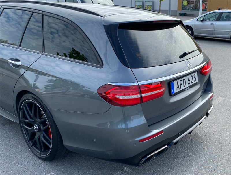 Grå metallic Mercedes-Benz AMG E 63 S Kombi stulen/ rån Danderyd norr om Stockholm
