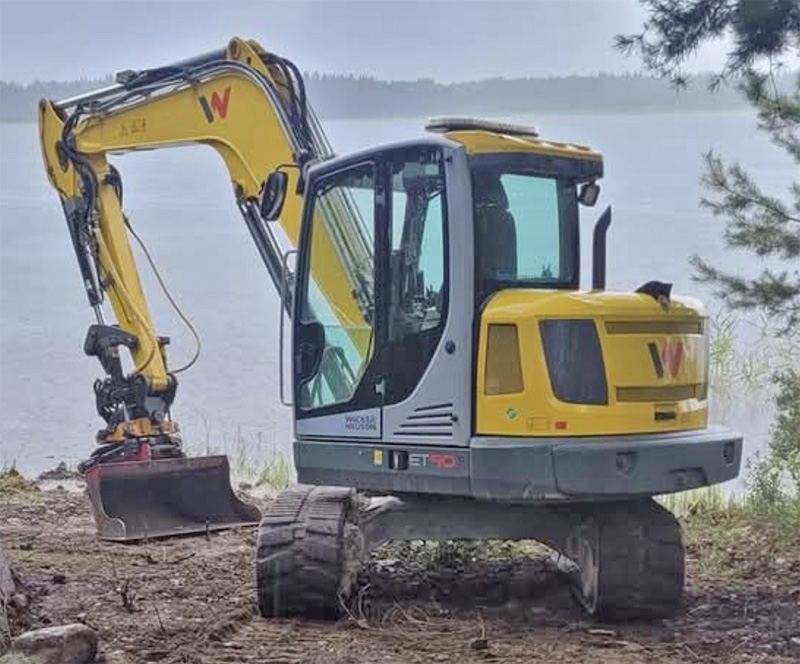 Gul bandburen grävmaskin Wacker Neuson ET90 stulen i Frövi norr om Örebro