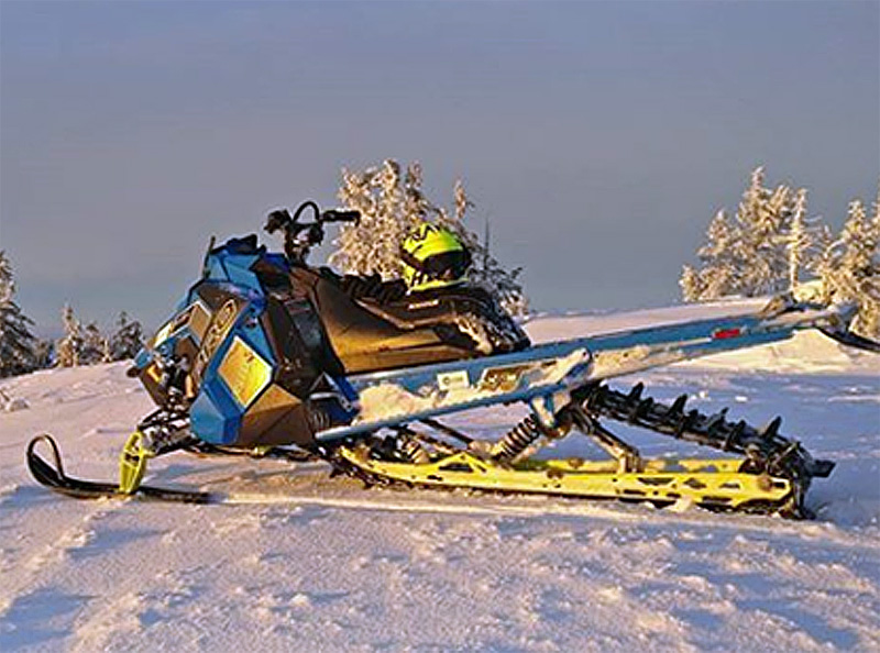 Polaris PRO RMK 155 stulen strax söder om Skellefteå