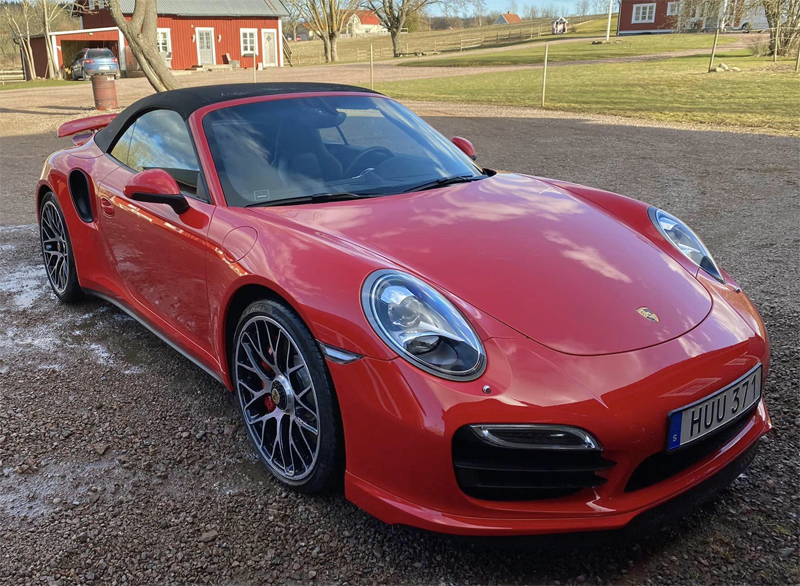 Röd Porsche 911/991 Turbo Cabriolet stulen i Tibro