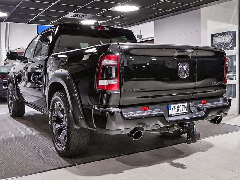 Svart RAM 1500 Crew Cab Limited Black Apperance stulen i Kumla