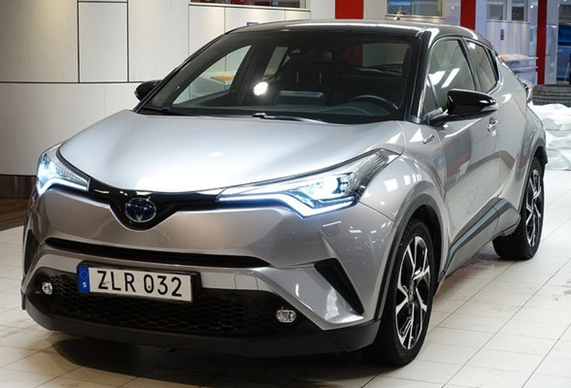 Grå metalliv Toyota C-HR X-Edition stulen i Solna