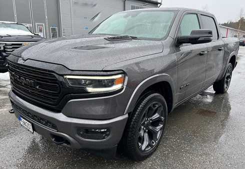 Mörkgrå RAM 1500 Crew Cab Night Edition stulen norr om Uppsala