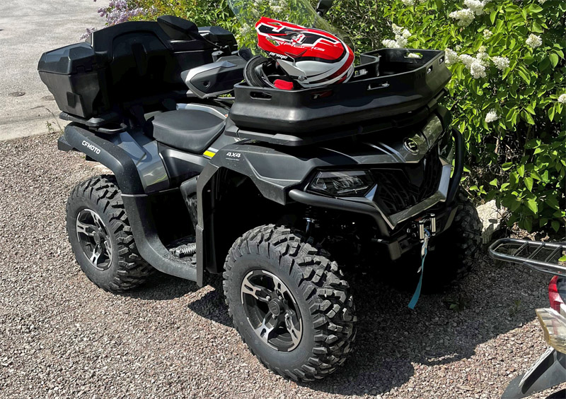 Svart fyrhjuling CFMoto CForce 625 stulen i Hofors