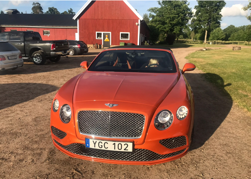 Orange metallic Bentley Continental GT Speed Convertible stulen i Båstad