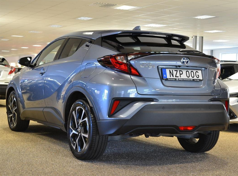 Mörkgrå metallic Toyota C-HR stulen i Åkersberga