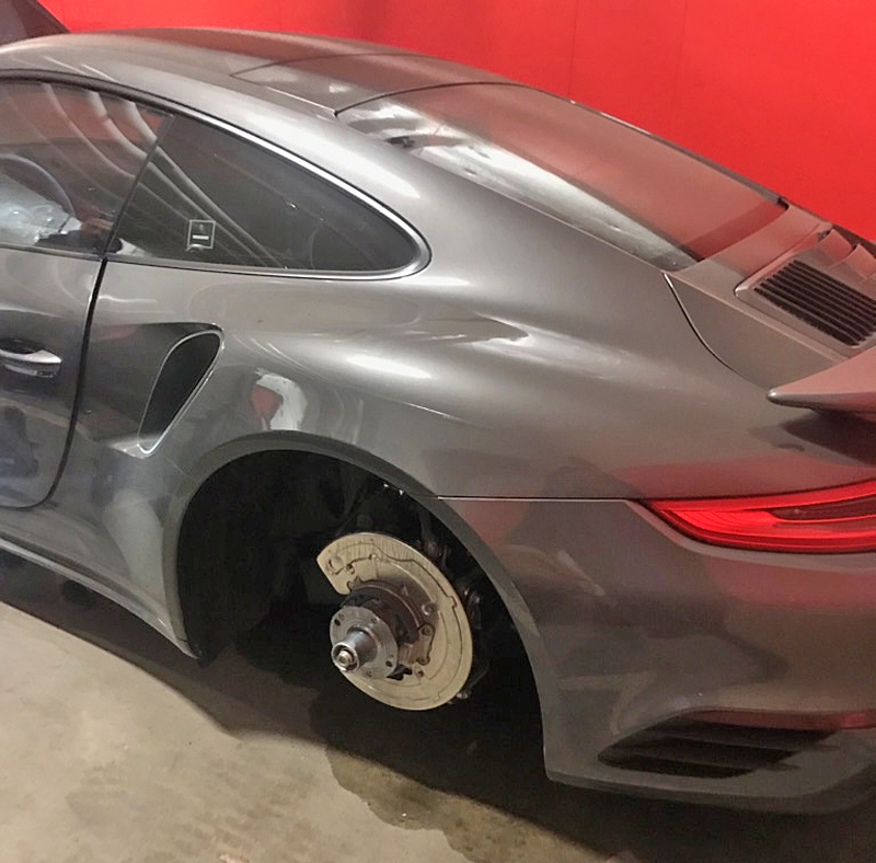 Ytterligare en stöld av bromsar/ däck och fälg från Porsche 991/ 911 Turbo S i Stockholm