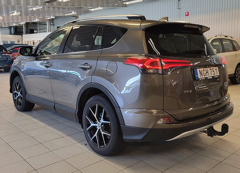 Brunmetallic Toyota RAV4 Hybrid E-FOUR 2.5 i-AWD stulen i Bromma, Stockholm