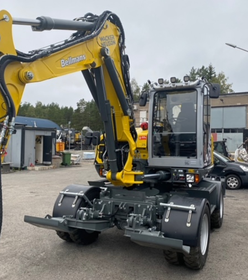 Hjulburen grävmaskin Wacker Neuson EW100 stulen i Saltsjöbaden