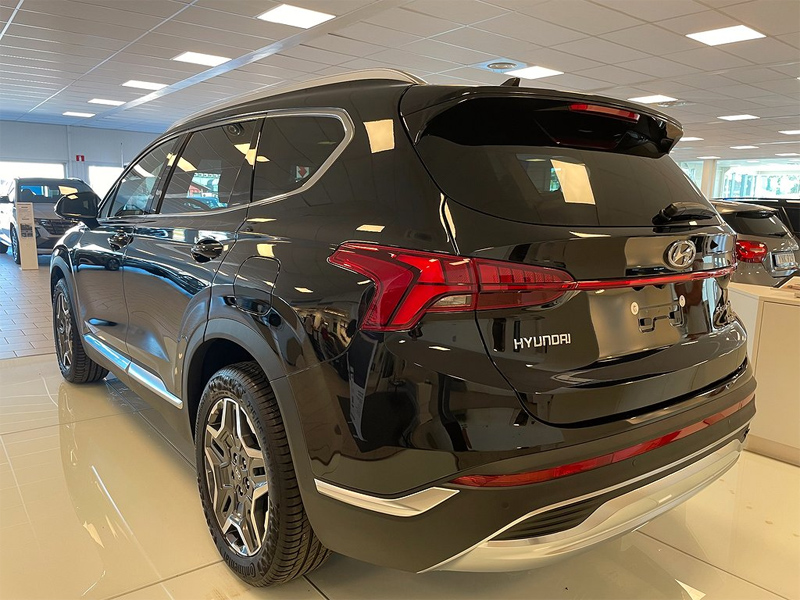 Svart Hyundai Santa Fe HEV AWD stulen i Halmstad