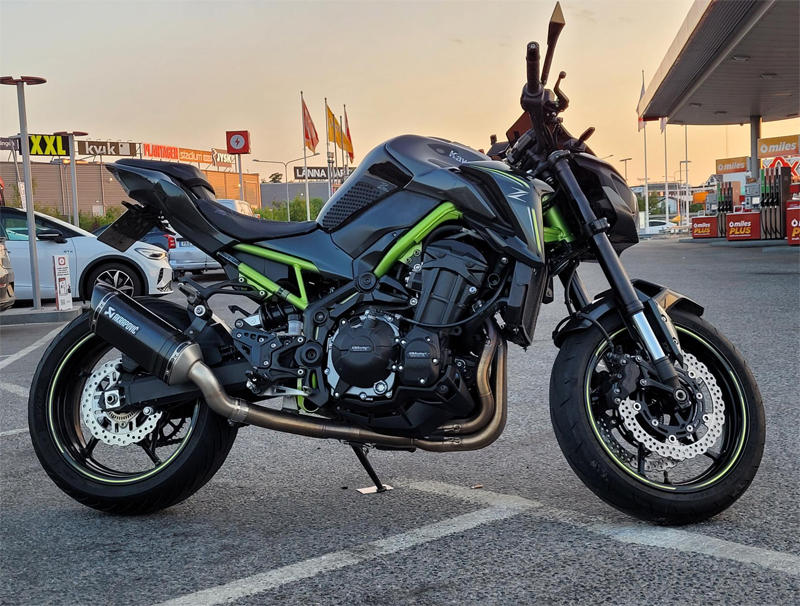 Svart Kawasaki Z900 ABS stulen i Tensta, Stockholm