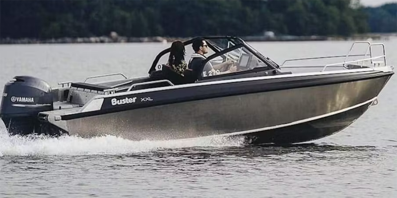 Buster XXL med 150 hk Yamaha stulen på Värmdö, Stockholm