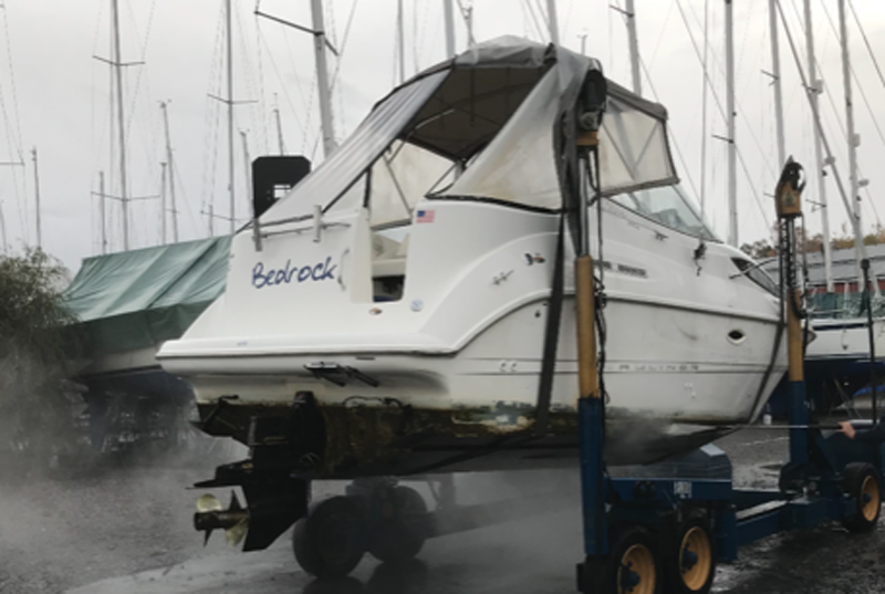 Bayliner 2655 Sierra Sunbridge stulen i Botkyrka, Stockholm