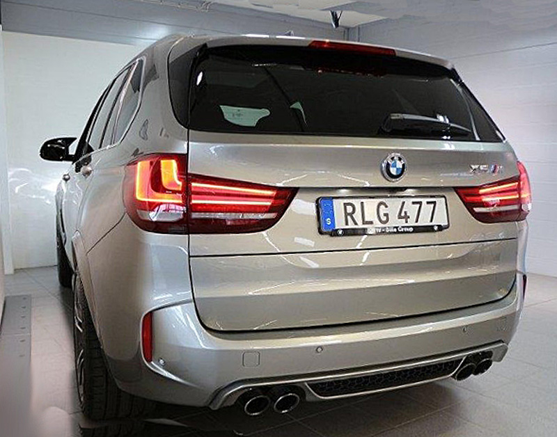 Grå metallic BMW X5 M stulen i Linköping