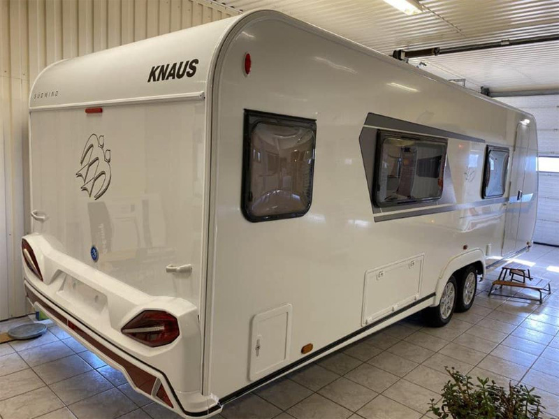 Vit oregistrerad helt ny husvagn Knaus Südwind 650 PEB 60 Years Celebration stulen i Tomelilla på Österlen