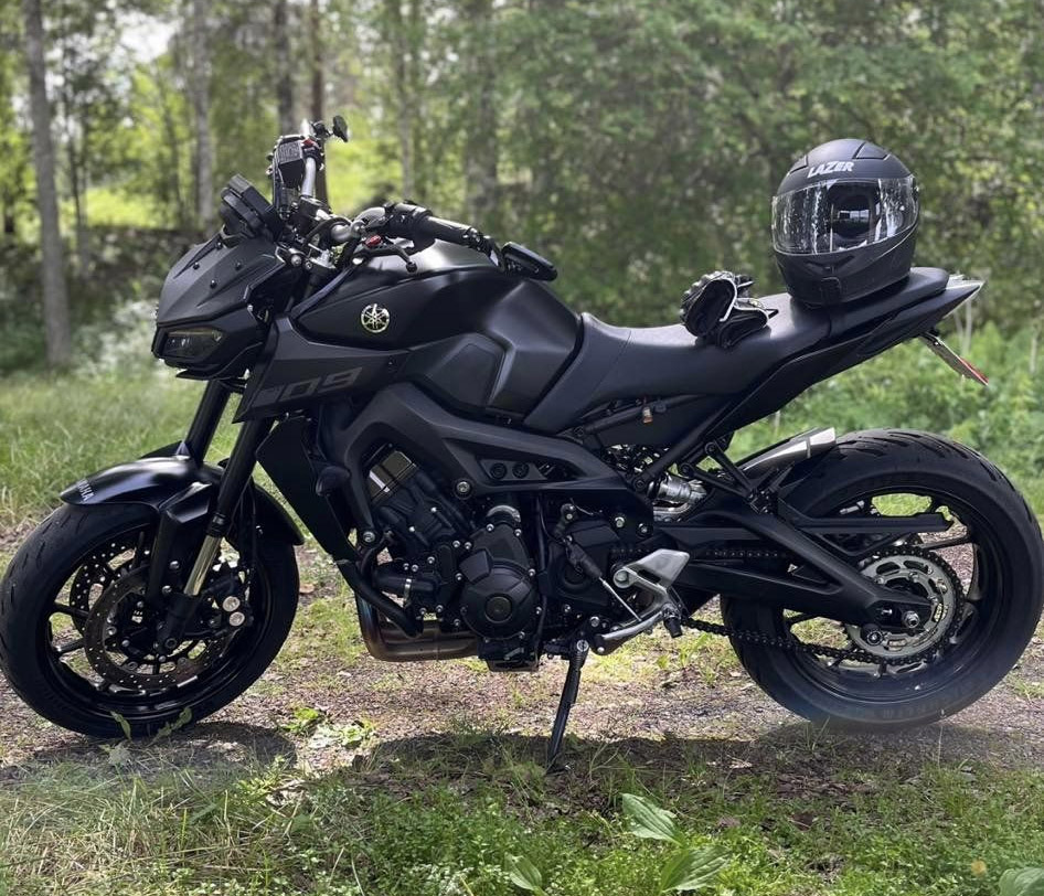 Svart Yamaha MT-09 stulen i Avesta