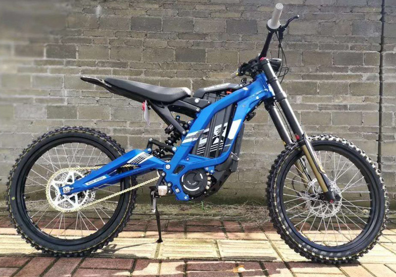 Fyrhjuling Can Am Renegade 1000 XXC T och Elmoped Surron Ridgeback stulna i Fotskäl väster om Kinna