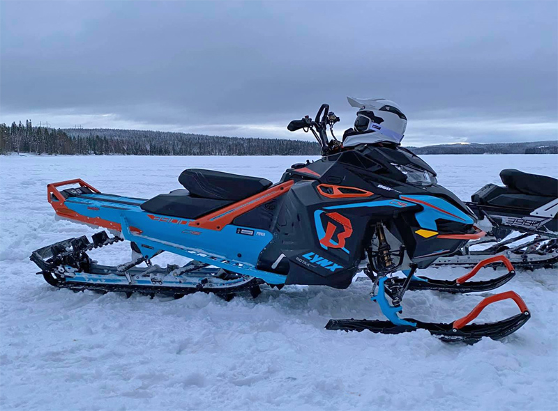 Två snöskotrar Lynx Boondocker DS 850 och Lynx Xterrain 3900 600R stulna på campingen i Hassela sydväst om Sundsvall