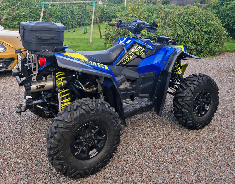 Fyrhjuling Polaris Scrambler XP 1000 S stulen i Tyresö söder om Stockholm