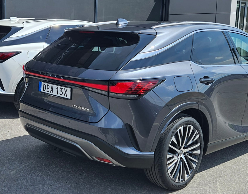 Grå metallic Lexus RX 450H AWD + stulen i Tallboda utanför Linköping