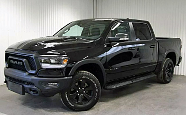 Svart RAM 1500 Rebel LVL II Night Edition 5,7 HEMI stulen i Björkhagen Stockholm