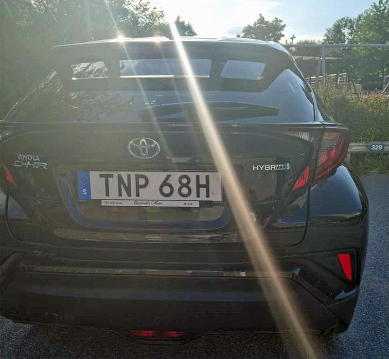 Svart Toyota C-HR stulen i Solna