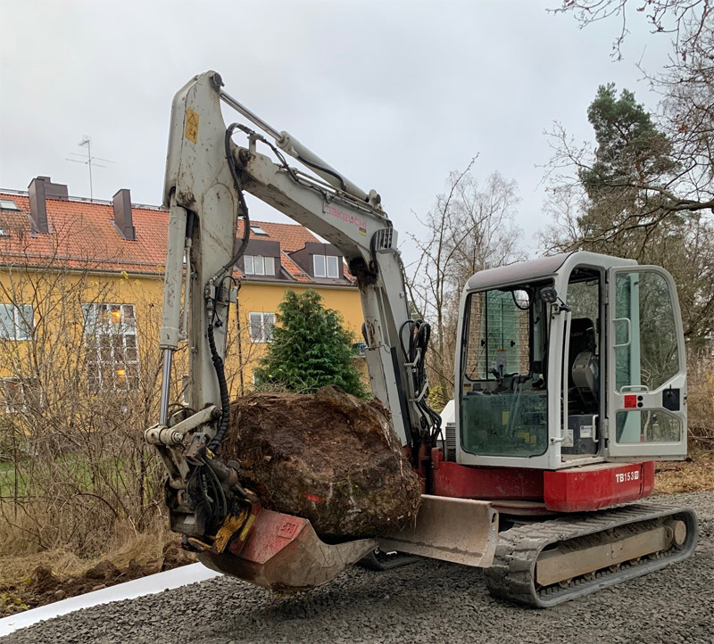 Bandburen grävmaskin Takeuchi TB153 stulen i Skärholmen, Stockholm