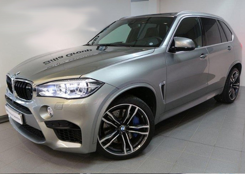 Grå metallic BMW X5 M stulen i Linköping