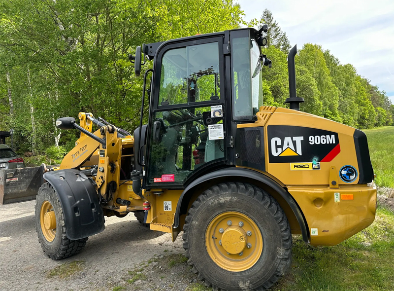 Gul hjullastare Caterpillar, CAT 906M stulen i Järfälla nordväst om Stockholm