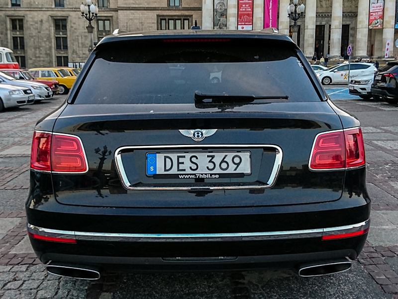 Black Swedish registred Bentley Bentayga stulen/ stolen/ skradziony/ geklaut/ in Warsaw, Poland