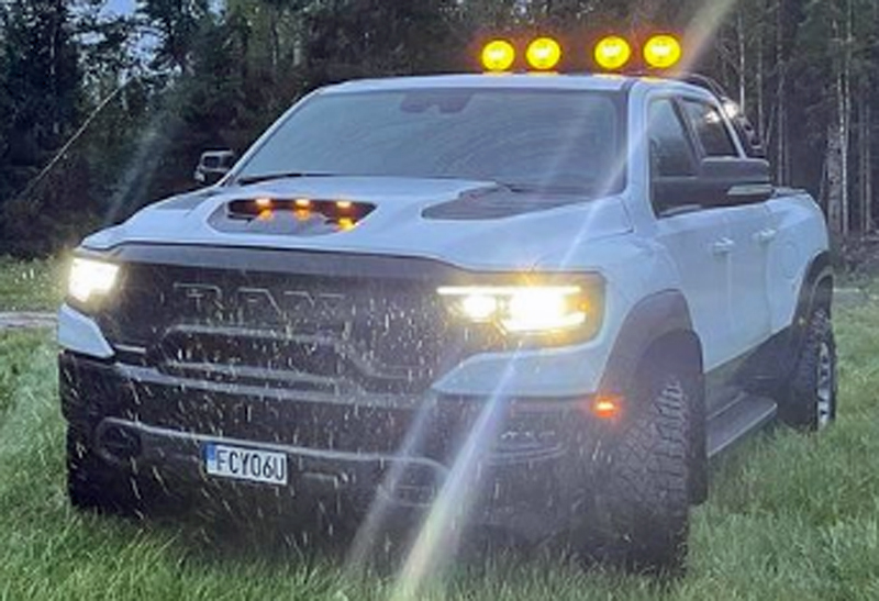 Vit RAM 1500 TRX Crew Cab stulen i Svanskog 20 km norr om Åmål