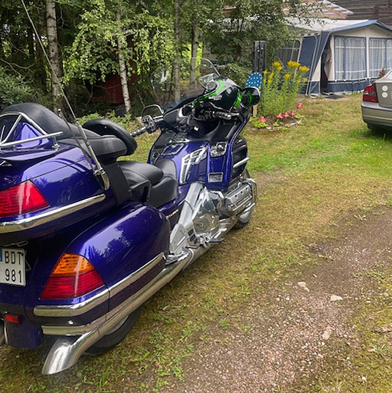 Blå Honda GL 1800 Gold Wing stulen i Örebro