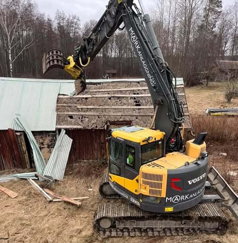 Bandburen grävmaskin Volvo ECR 145DL stulen i Örebro